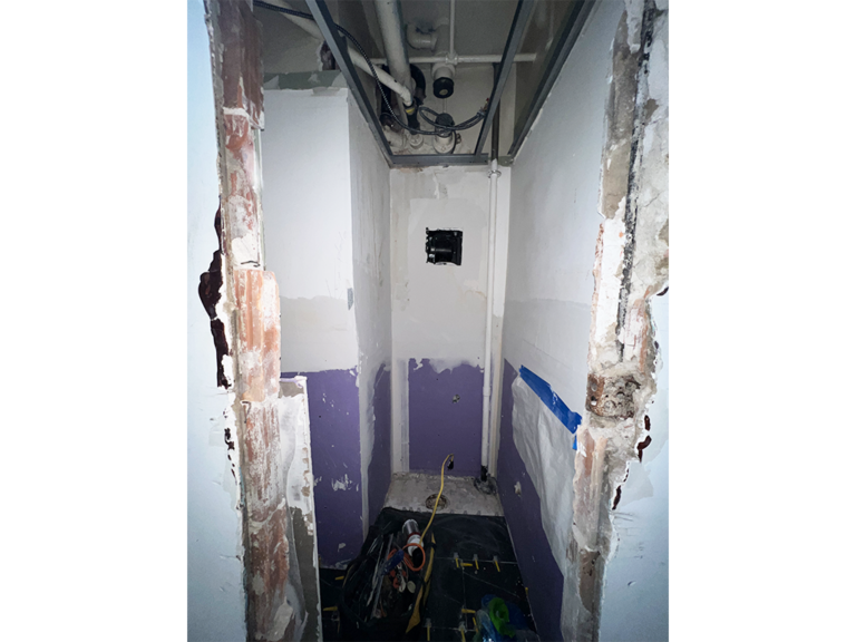 PROGRESS UNISEX BATHROOM