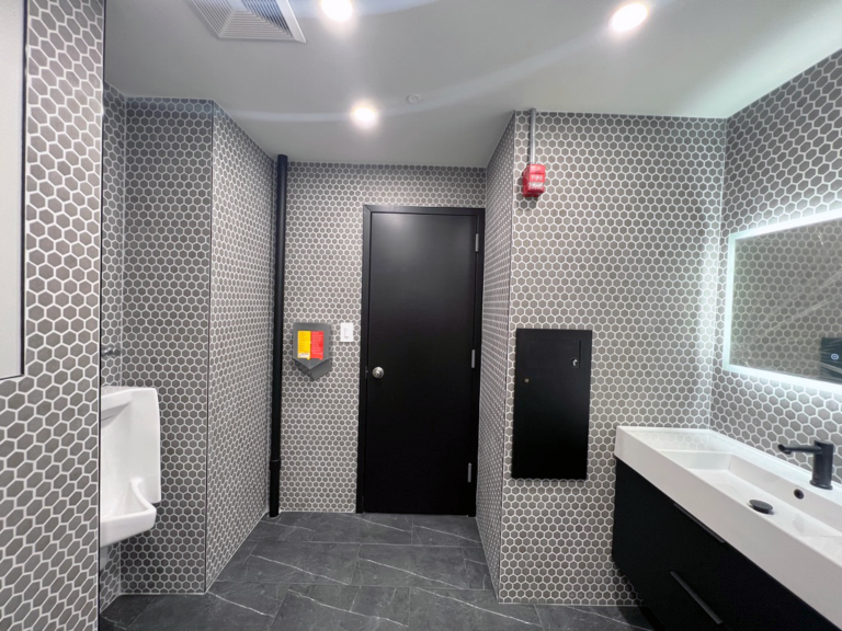 505 8th Ave Bath